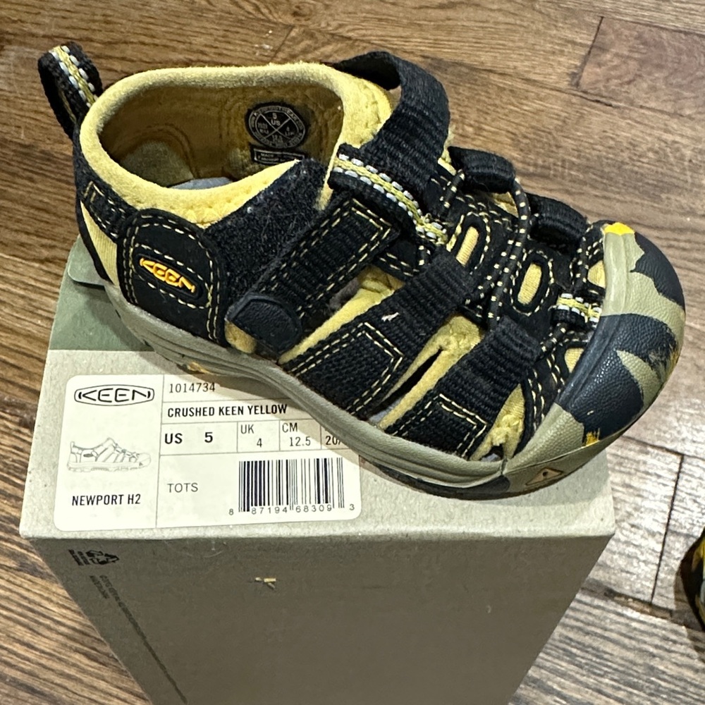 Keen Kids Newport H2 Sandals - Black and Yellow